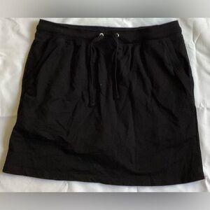 In Style Black cotton skort, large. Good condition